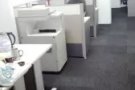 地点卓越！近 MRT,办公设备齐全，良好装修！院里大停车场  