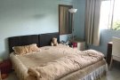 yishun 地铁5分钟 对面购物中心医院巴士总站，人少超大普通房
