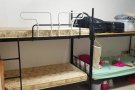 莱德2分钟到地铁站，包水电网可以煮5人间招1位女生随时入住没有本屋地址300