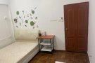 花拉公园MRT附近有主人房跟大普通房出租，随时可以入住，不可以煮饭，提供MOM本屋地址