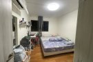 步行 4 分钟可到武吉甘柏地铁站，附近便利设施齐全，可以有空调或无空调普通房间出租