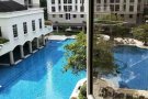 免中介， 湖畔地铁站旁 5 分钟， PARC VISTA。 面向泳池， 安静