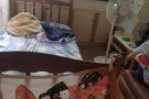 小房出租，，男生，一间房只住一人靠近lakeside地铁，430新币，有门，有屋主没煮