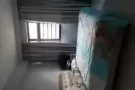 出租马国朋友，男生。不抽烟。