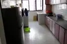 淡滨尼地铁站附近有主人房三人间床位出租。干净整洁清静。合法人数。