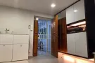 近先驱MRT步行2分钟，近NTU。全新装修普通房出租。（仅限一女生）