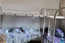 隔间出租近机场，交通方便，人少