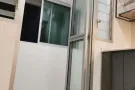 乌美ubi地铁站有主人房和单间出租，交通打包出门都很方便