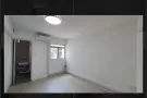 人少，无屋主。近地铁站，购物方便。