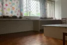 近湖畔地铁站